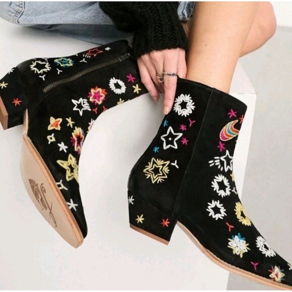 Free People Bowers Embroidered Suede Ankle Boots Black Star Moon Pointed Toe 40